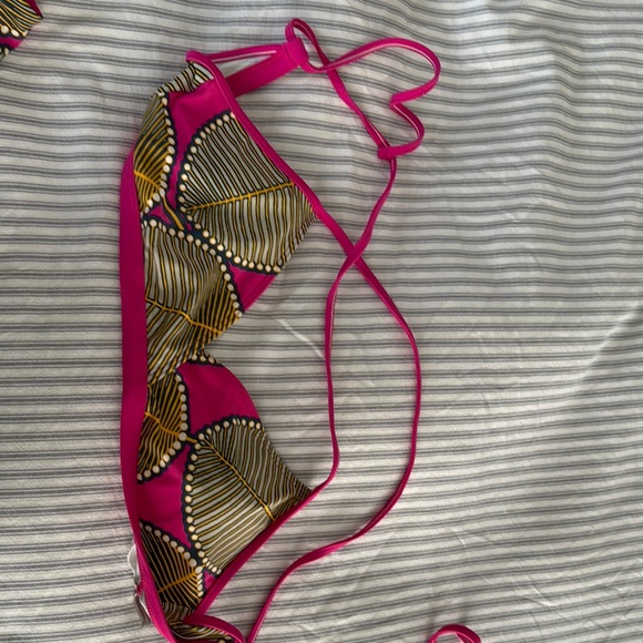 Patagonia Vibrant Pink and Gold women’s Swimwear Set - Picture 3 of 6